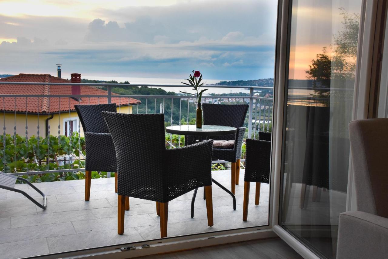 Apartma Med Oljkami - Portoroz Luaran gambar